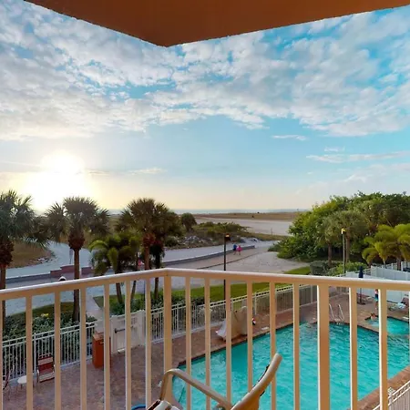 302 - Surf Beach Resort
